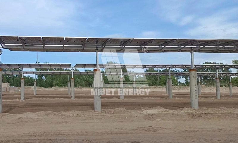 Dự án hệ thống theo dõi bảng điều khiển năng lượng mặt trời trục đơn trục ngang thông minh 50MW ở Đông Bắc Trung Quốc
